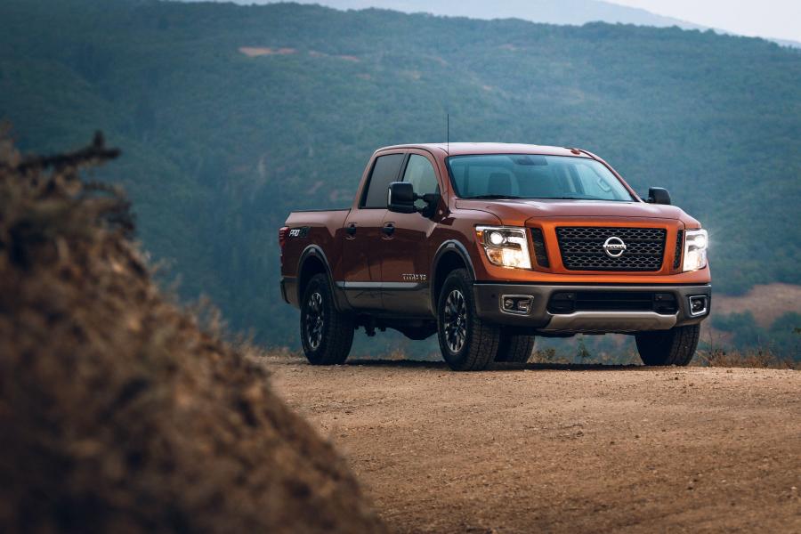  Nissan Titan Pro4X Crew Cab 2018 года  (фото 1 из 26)